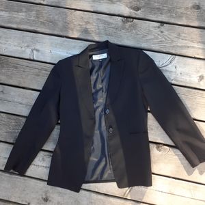Tahari black blazer